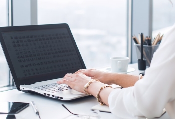 出缺勤轉薪資計算